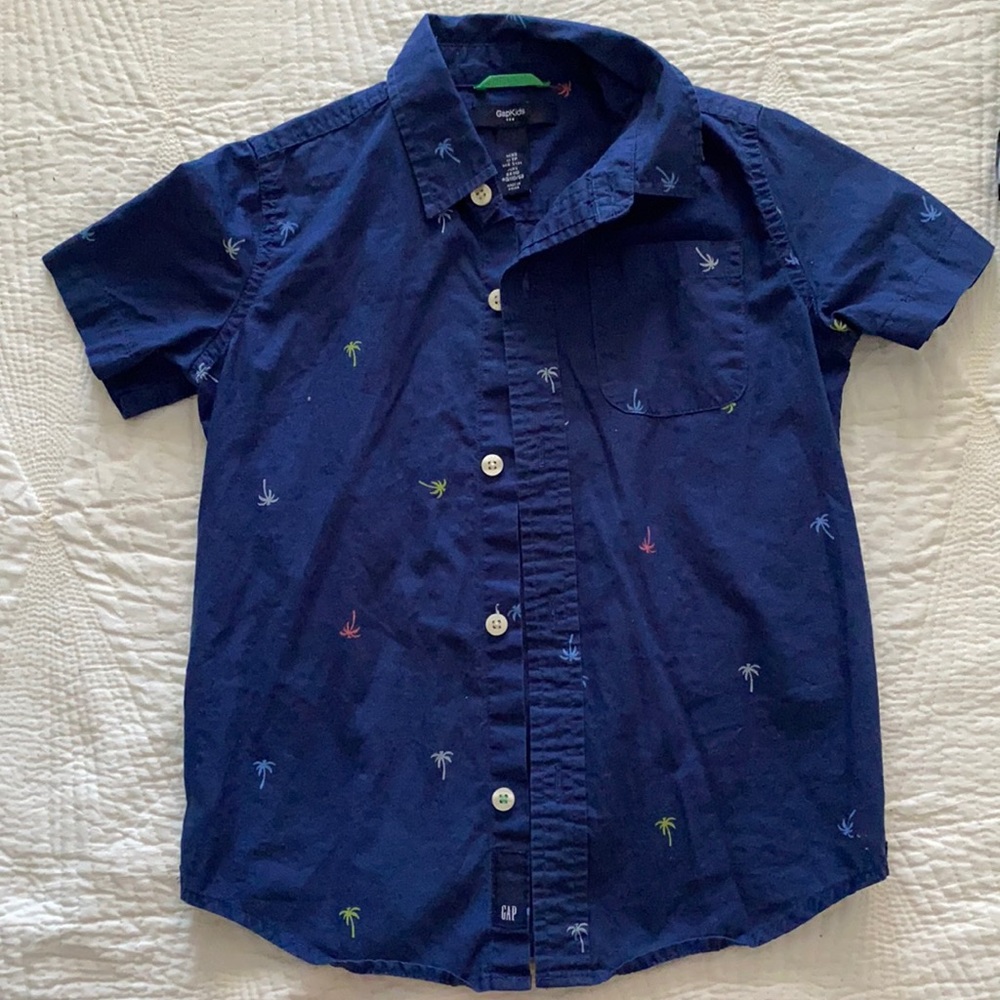 Gap button up shirt